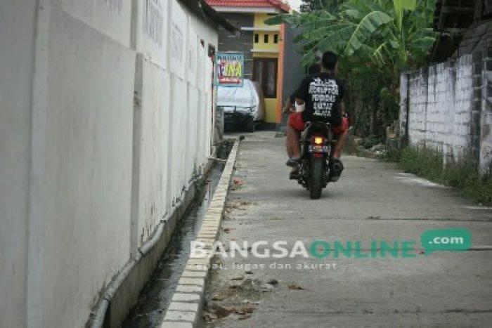 Proyek DD Bermasalah, Sekdes Margomulyo Tuban Akui Tak Sesuai RAB Proyek DD Bermasalah, Sekdes Margomulyo Tuban Akui Tak Sesuai RAB