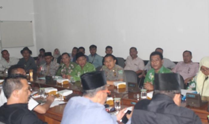 Tak Datang Rapat Kerja Soal Penanganan Limbah, Kepala DLH Dianggap Lecehkan Komisi III Tak Datang Rapat Kerja Soal Penanganan Limbah, Kepala DLH Dianggap Lecehkan Komisi III