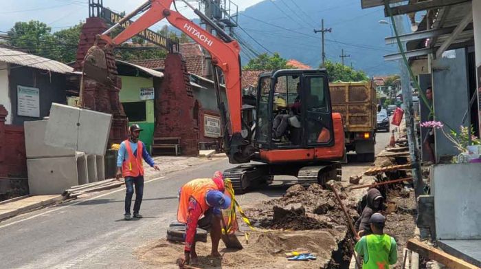 Pemkab Mojokerto Genjot Proyek Drainase