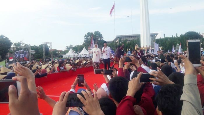 Pidato Kerakyatan di Tugu Pahlawan, Khofifah Sampaikan Pesan Gus Dur Pidato Kerakyatan di Tugu Pahlawan, Khofifah Sampaikan Pesan Gus Dur