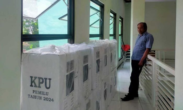 12 Kotak Suara di Desa Wonosari tak Dimasukkan Gudang, PPK Akui Lalai Karena Kelelahan 12 Kotak Suara di Desa Wonosari tak Dimasukkan Gudang, PPK Akui Lalai Karena Kelelahan