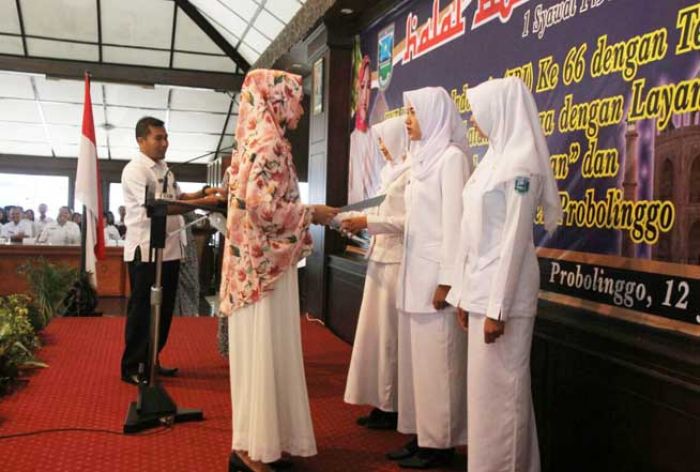 114 Bidan Dapat SK CPNS, Bupati Tantri: Berikan Kualitas Pelayanan yang Baik dan Tingkatkan Kinerja 114 Bidan Dapat SK CPNS, Bupati Tantri: Berikan Kualitas Pelayanan yang Baik dan Tingkatkan Kinerja