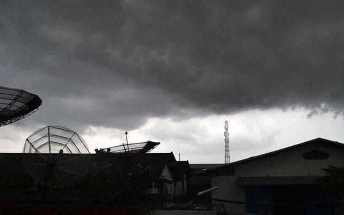 Prakiraan Cuaca Pamekasan Hari ini Kamis, 9 Januari 2025: Suhu 24-30 °C, Kecepatan Angin 8.00 m/s Prakiraan Cuaca Pamekasan Hari ini Kamis, 9 Januari 2025: Suhu 24-30 °C, Kecepatan Angin 8.00 m/s