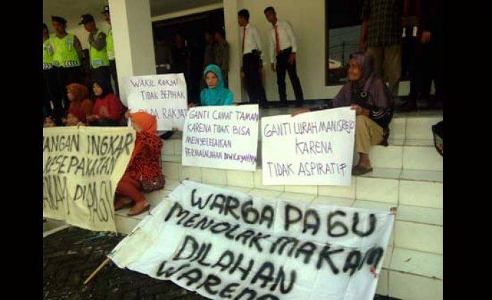 Warga Pagu Madiun Demo Menolak Rencana Pembangunan TPU