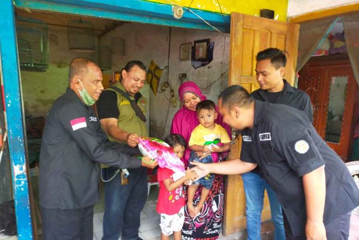 Peringati HPN 2023, PIJP Blusukan Bagikan Santunan ke Anak Yatim Peringati HPN 2023, PIJP Blusukan Bagikan Santunan ke Anak Yatim