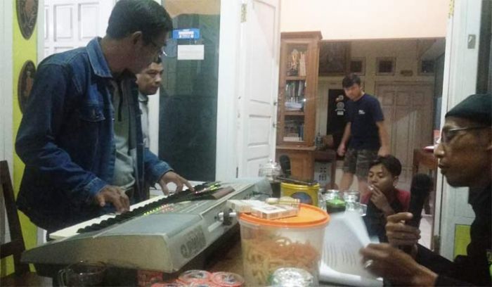 Silaturrahim dengan Bermain Organ Tunggal Bisa Ciptakan Kedamaian Silaturrahim dengan Bermain Organ Tunggal Bisa Ciptakan Kedamaian