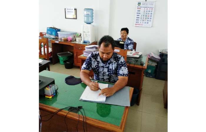 Dua Kades Aktif di Pacitan yang Nyaleg Sudah Kantongi SK Pemberhentian dari Bupati Dua Kades Aktif di Pacitan yang Nyaleg Sudah Kantongi SK Pemberhentian dari Bupati