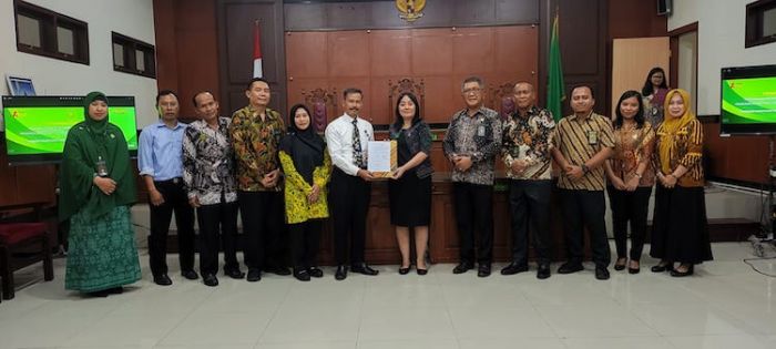 YLBH Fajar Trilaksana Kembali Didaulat Kelola Posbakum PN Gresik Kelas 1A YLBH Fajar Trilaksana Kembali Didaulat Kelola Posbakum PN Gresik Kelas 1A