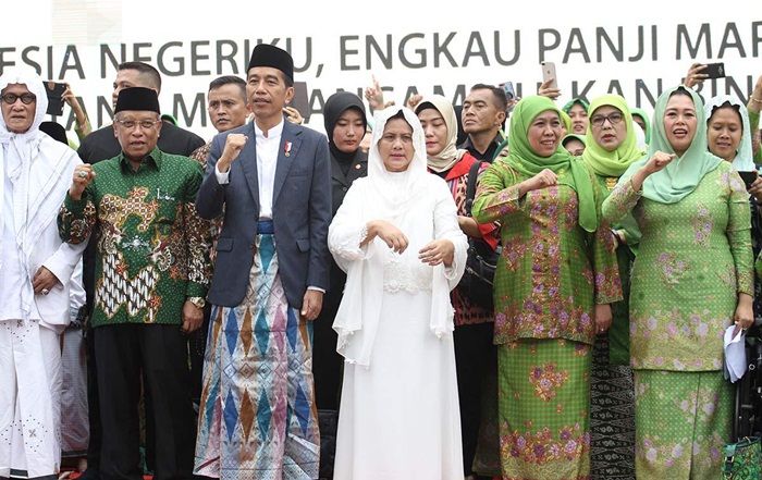 Ratusan Ribu Muslimat Deklarasi Gerakan Anti Hoax, Fitnah, dan Ghibah Ratusan Ribu Muslimat Deklarasi Gerakan Anti Hoax, Fitnah, dan Ghibah