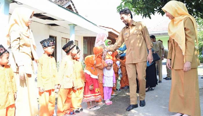 Bupati Madiun Kunjungi Panti Asuhan dan Sambangi Siswa SLB