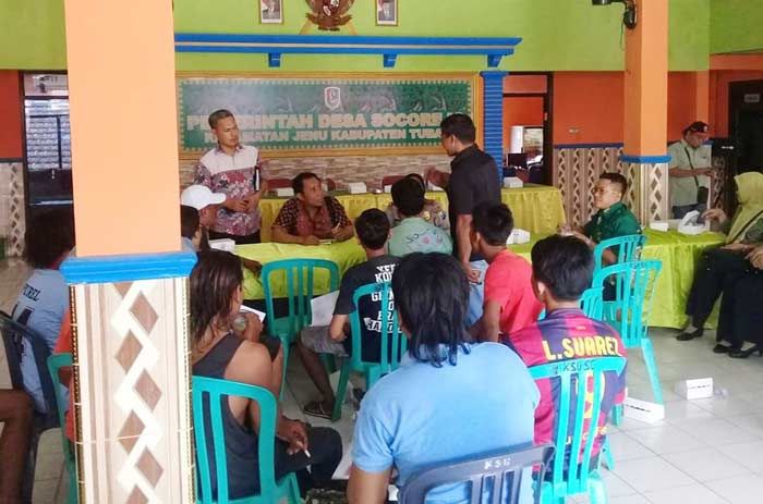Tinjau Tugboat yang Terdampar di Socorejo, Komisi A DPRD Tuban Didemo Warga Tinjau Tugboat yang Terdampar di Socorejo, Komisi A DPRD Tuban Didemo Warga