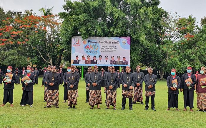 Peringati HUT Bangkalan ke-489, Bupati Janji Kembangkan UMKM di Suramadu Peringati HUT Bangkalan ke-489, Bupati Janji Kembangkan UMKM di Suramadu