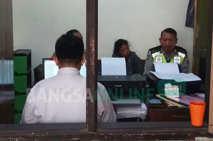 Pasca Keracunan Massal Siswa SD Gandusari, Polres Blitar Periksa Para Penjual Jajan Pasca Keracunan Massal Siswa SD Gandusari, Polres Blitar Periksa Para Penjual Jajan