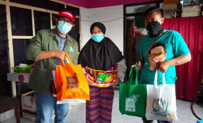 PKB Peduli Warga Terdampak Banjir Bandang PKB Peduli Warga Terdampak Banjir Bandang