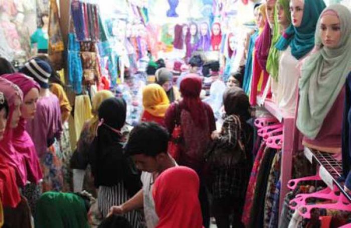 Jelang Lebaran, Pasar Baru Lamongan Sesak Dikunjungi Pembeli Jelang Lebaran, Pasar Baru Lamongan Sesak Dikunjungi Pembeli