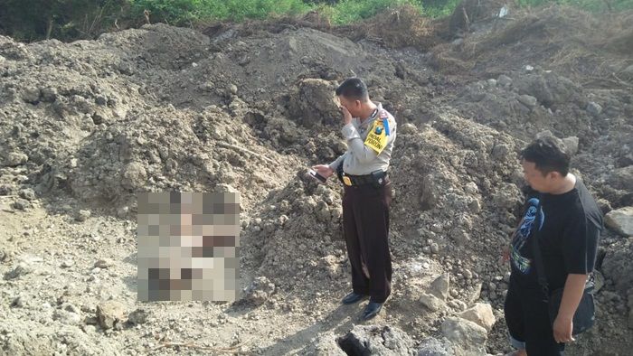 Pria Tak Bernyawa Tanpa Busana Gegerkan Warga Pamotan Sidoarjo