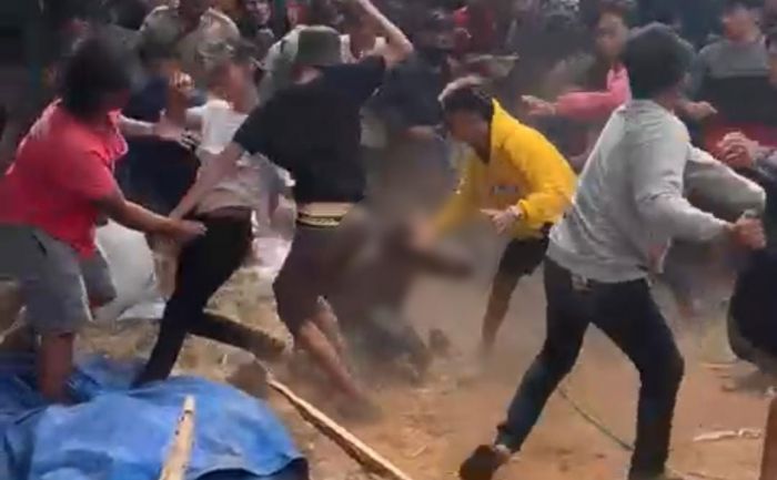 Saling Senggol, Acara Musik Dangdut di Tuban Ricuh Saling Senggol, Acara Musik Dangdut di Tuban Ricuh