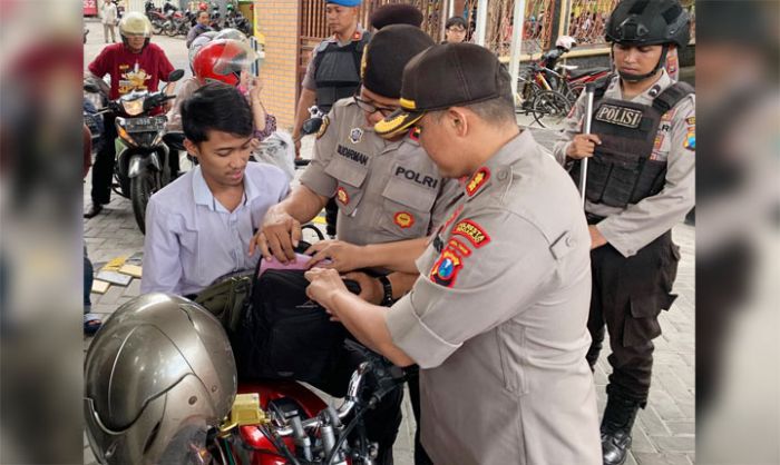 Pasca Bom Bunuh Diri di Polrestabes Medan, Polresta Sidoarjo Perketat Pengamanan