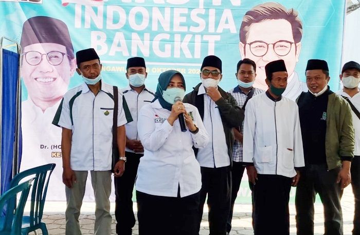 Anik Maslachah Pantau Pelayanan Vaksinasi PKB di Perdesaan