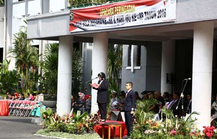 Kado Istimewa dan Pesan Wali Kota untuk Para Ibu di Surabaya Kado Istimewa dan Pesan Wali Kota untuk Para Ibu di Surabaya