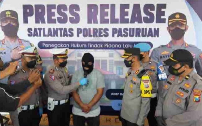 Kurang dari 24 Jam, Polres Pasuruan Amankan Pelaku Tabrak Lari Tewaskan 2 Korban Kurang dari 24 Jam, Polres Pasuruan Amankan Pelaku Tabrak Lari Tewaskan 2 Korban