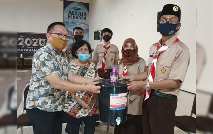 Rayakan HUT Pramuka, Ambalan Destims SMAN 2 Batu Bagikan Ratusan Masker Rayakan HUT Pramuka, Ambalan Destims SMAN 2 Batu Bagikan Ratusan Masker