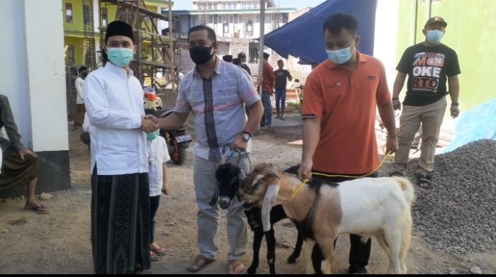 ​ASC Foundation Mojokerto Kurban 20 Sapi dan 104 Kambing