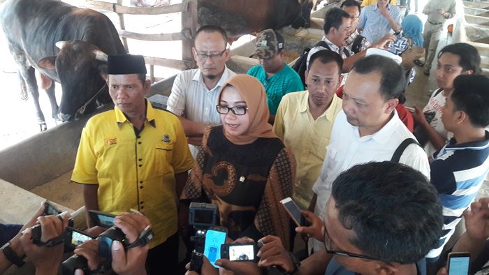 Eni Maulani dan KLHK RI Bantu Digester Ternak Desa Campurejo Gresik Eni Maulani dan KLHK RI Bantu Digester Ternak Desa Campurejo Gresik