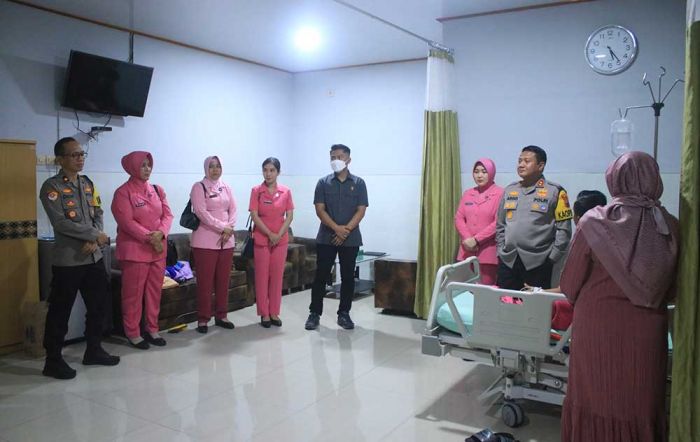 Polres Ngawi Lakukan Hospital Visit pada Anggota yang Sakit Polres Ngawi Lakukan Hospital Visit pada Anggota yang Sakit
