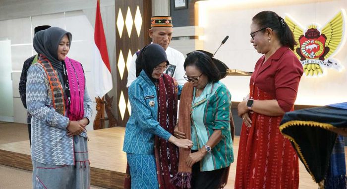 Sambut Studi Tiru dari NTT, Wali Kota Kediri Perkenalkan Pengembangan Tenun Ikat Bandar Kidul