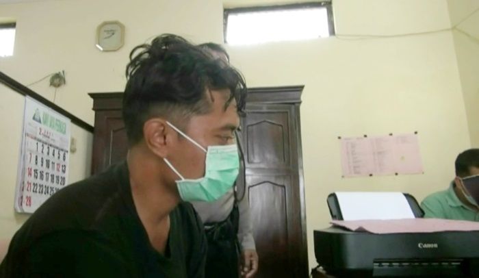 Ketahuan Selingkuh dengan Banyak Wanita, Pria Asal Krian Sidoarjo Malah Hajar Istri Ketahuan Selingkuh dengan Banyak Wanita, Pria Asal Krian Sidoarjo Malah Hajar Istri