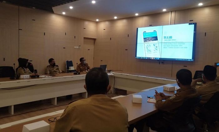 Sediakan 1.471 Jenis Buku, Perpustakaan Digital "Tulib" Permudah Minat Baca Warga Tuban Sediakan 1.471 Jenis Buku, Perpustakaan Digital "Tulib" Permudah Minat Baca Warga Tuban