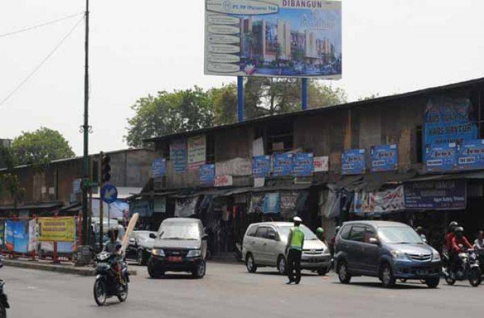 Pemkot Surabaya Dinilai Lamban Selesaikan Pasar Turi Pemkot Surabaya Dinilai Lamban Selesaikan Pasar Turi