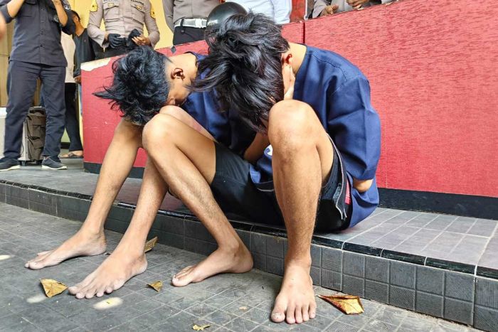 5 Anggota Gangster di Tuban Diamankan Polisi Usai Bacok dan Rampas Motor 5 Anggota Gangster di Tuban Diamankan Polisi Usai Bacok dan Rampas Motor