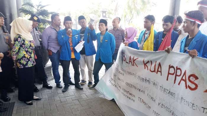 Dinilai Tak Berpihak kepada Rakyat, PMII Tuban Minta Tinjau Ulang KUA-PPAS APBD 2019 Dinilai Tak Berpihak kepada Rakyat, PMII Tuban Minta Tinjau Ulang KUA-PPAS APBD 2019