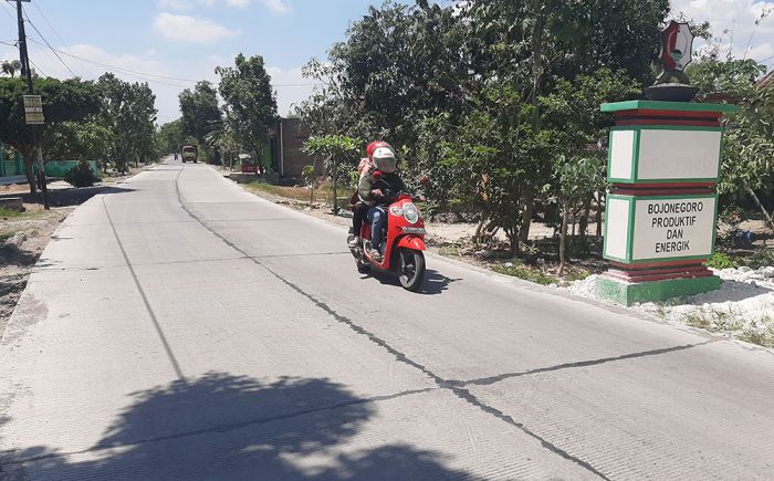 513,443 Meter Jalan antar Kecamatan antar Desa di Bojonegoro Mulus