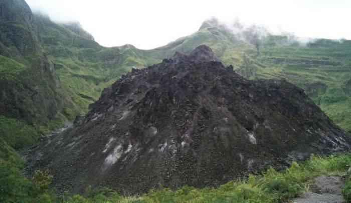 Pak De Karwo Kembalikan Sengketa Kelud ke Kepala Desa