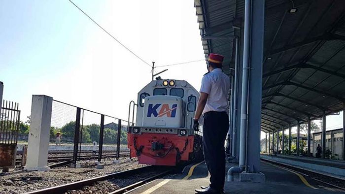 Stasiun Ketapang Jadi Simpul Transportasi Vital Jawa-Bali Stasiun Ketapang Jadi Simpul Transportasi Vital Jawa-Bali