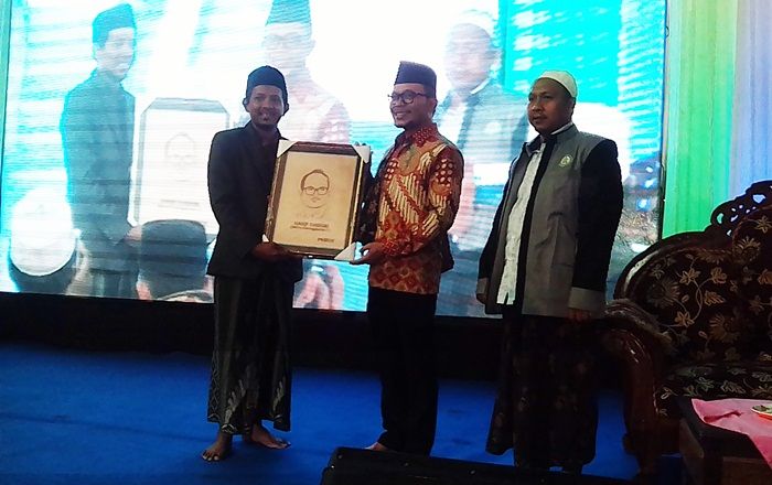 Kunjungi Asschol Bangkalan, Menakertrans akan Ciptakan Terobosan Pelatihan Bagi TKI Kunjungi Asschol Bangkalan, Menakertrans akan Ciptakan Terobosan Pelatihan Bagi TKI
