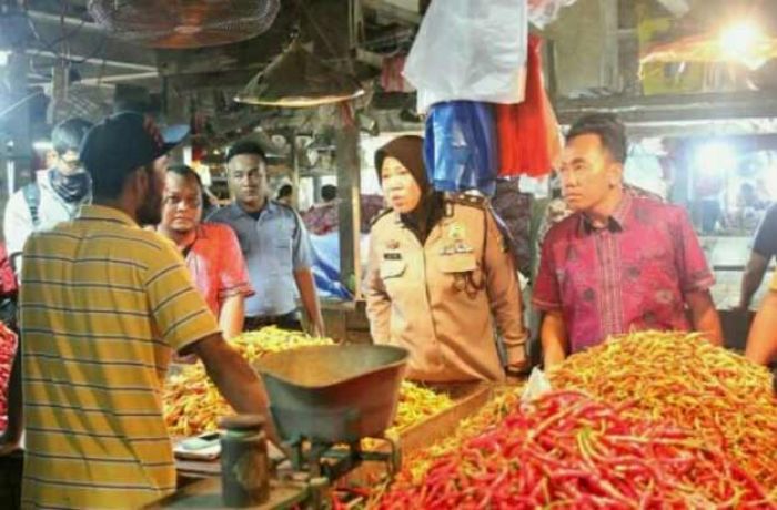 Kasubbag Humas Polrestabes Surabaya Blusukan ke Pasar Jelang Ramadhan 1483 H