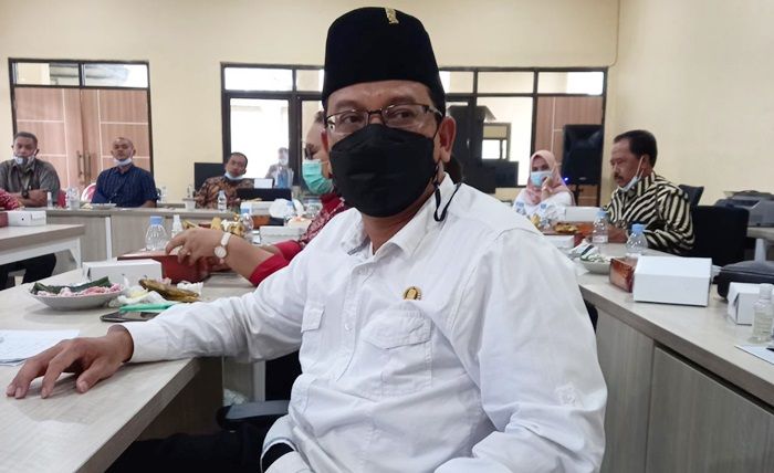 Dewan Minta Gubernur Jatim Perjuangkan Revisi Kenaikan Cukai Rokok Dewan Minta Gubernur Jatim Perjuangkan Revisi Kenaikan Cukai Rokok