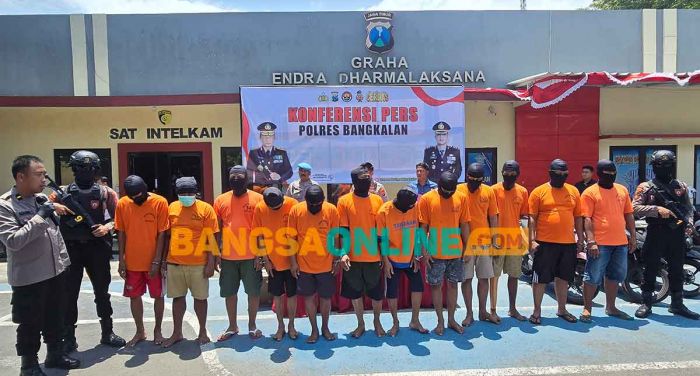 Tangkap Pengedar Narkoba, Polres Bangkalan Temukan Senpi dan 100 Gram Sabu Tangkap Pengedar Narkoba, Polres Bangkalan Temukan Senpi dan 100 Gram Sabu