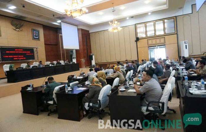 Tiga Raperda Inisiatif DPRD Jombang Segera Disahkan Tiga Raperda Inisiatif DPRD Jombang Segera Disahkan