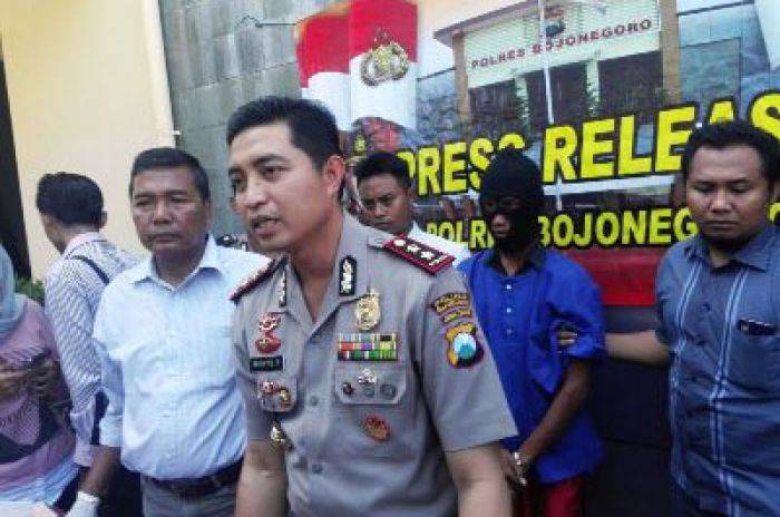 Bocah Perempuan di Desa Pengkol Bojonegoro ternyata Diperkosa Dua Kali lalu Dibunuh Bocah Perempuan di Desa Pengkol Bojonegoro ternyata Diperkosa Dua Kali lalu Dibunuh