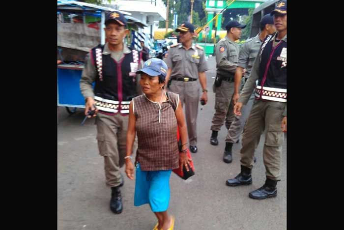 Atasi Pengemis dan Gelandangan, Dinsos Blitar Siapkan Rumah Penampungan Atasi Pengemis dan Gelandangan, Dinsos Blitar Siapkan Rumah Penampungan