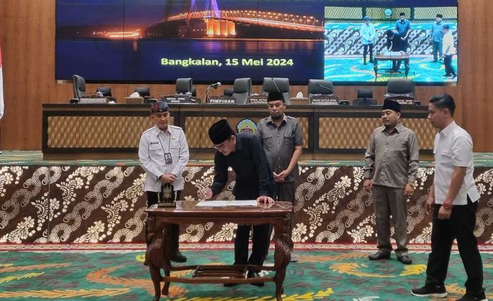 DPRD Bangkalan Tetapkan Raperda Fasilitas Penyelenggaraan Pesantren DPRD Bangkalan Tetapkan Raperda Fasilitas Penyelenggaraan Pesantren