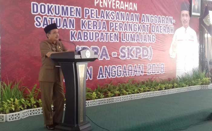 Serahkan DPA SKPD Tahun 2018, Bupati Lumajang Bakal Tegur Kepala OPD yang Tidak Hadir Serahkan DPA SKPD Tahun 2018, Bupati Lumajang Bakal Tegur Kepala OPD yang Tidak Hadir