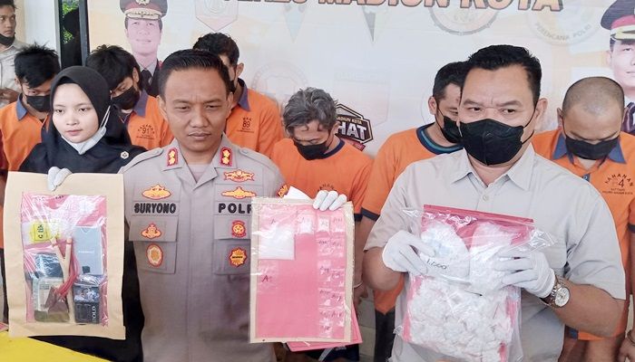 Gegara Ketapel, 9 Tersangka Pengedar Sabu di Kota Madiun Diamankan Polisi Gegara Ketapel, 9 Tersangka Pengedar Sabu di Kota Madiun Diamankan Polisi