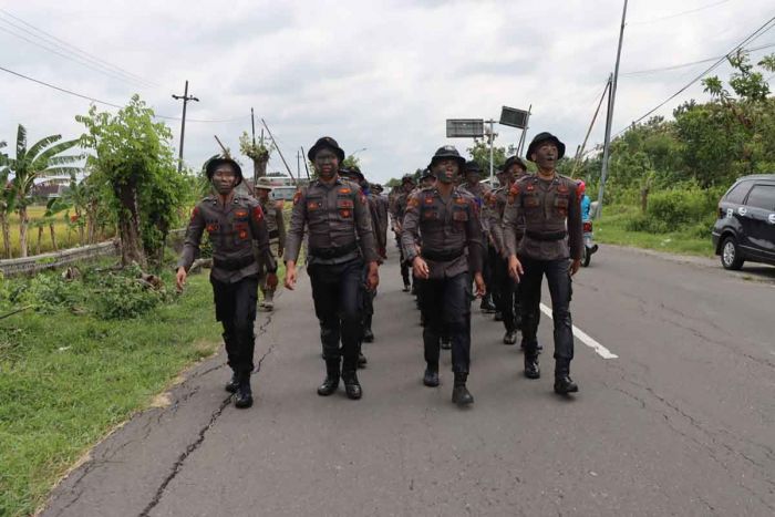 Terima Anggota Bintara Polri Baru, Kapolres Ngawi Gelar Long March Pengenalan Daerah