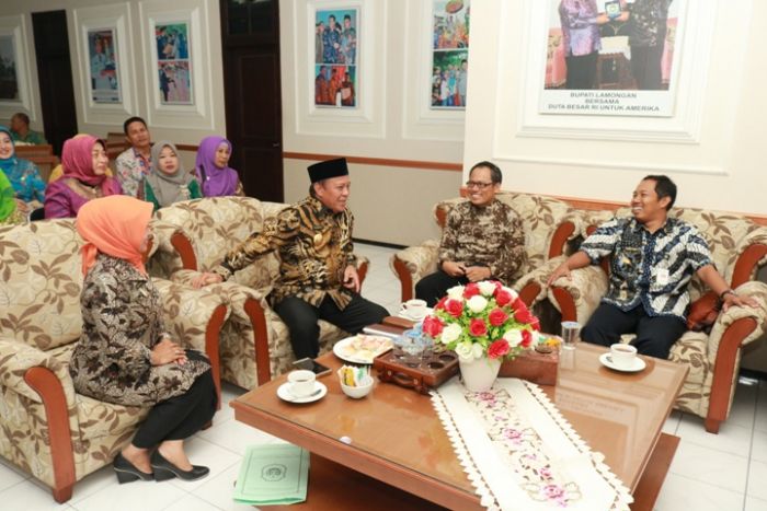 Lamongan Tahun Depan Bebas Iklan Rokok